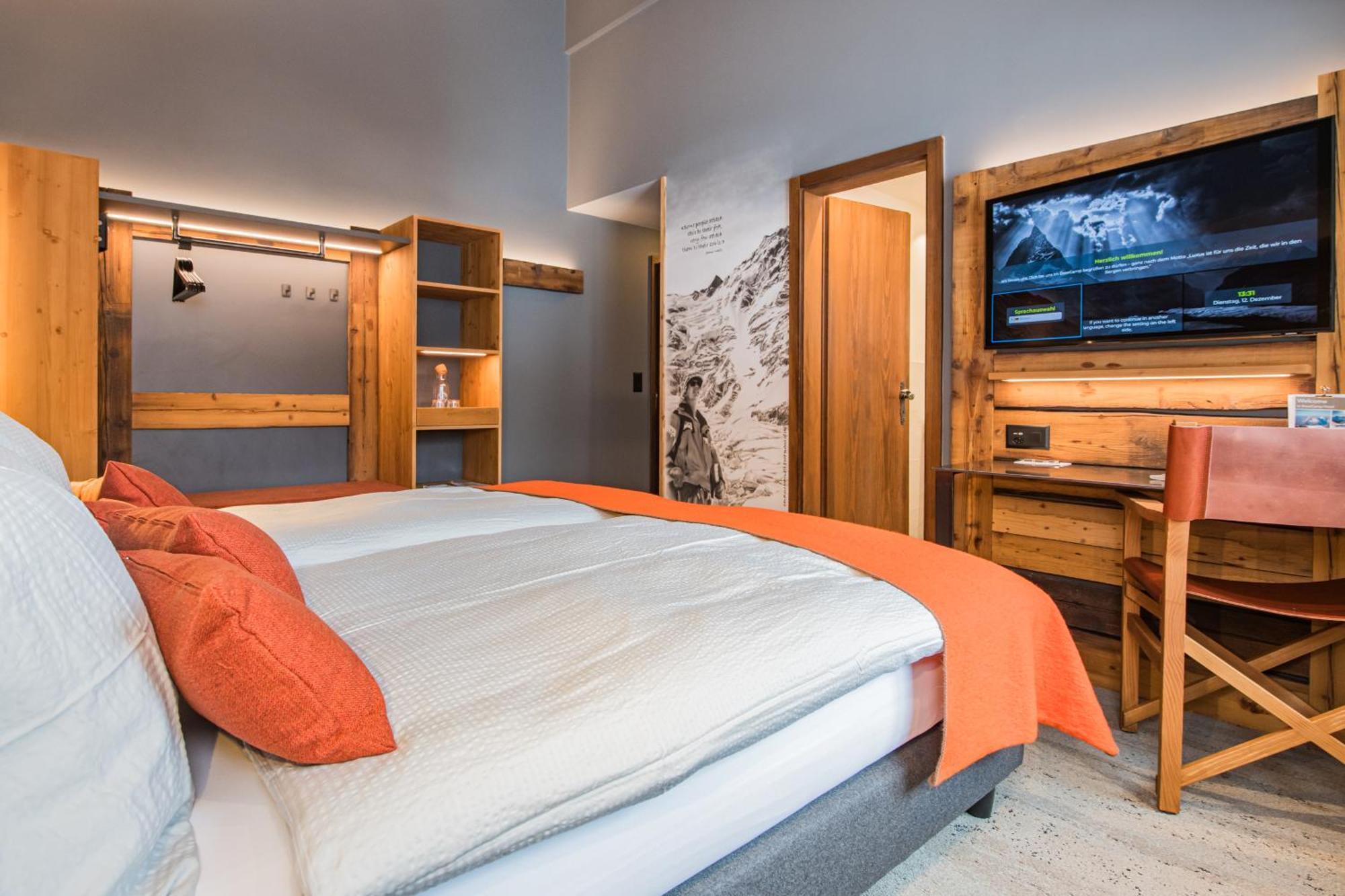 צרמט Basecamp Hotel מראה חיצוני תמונה