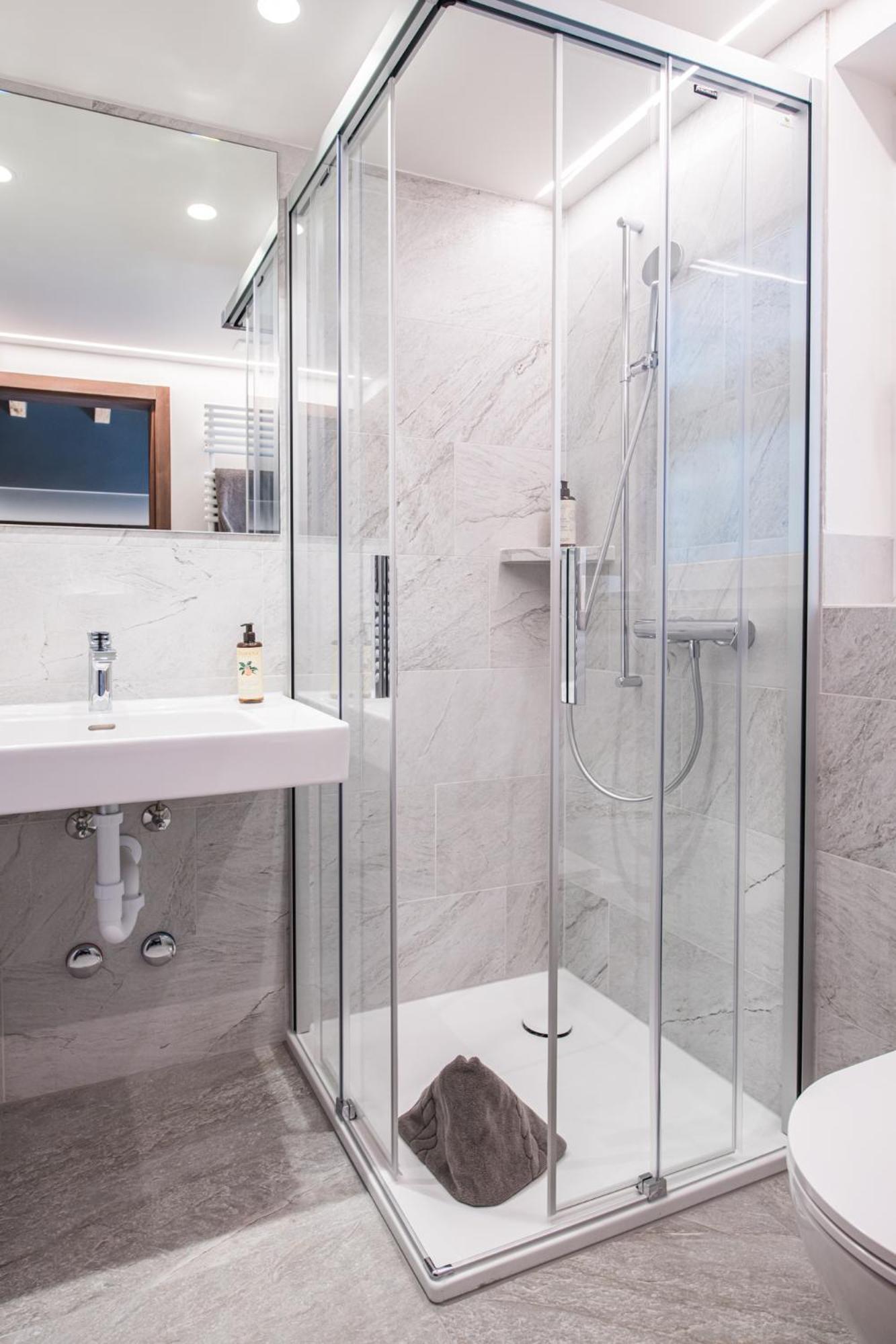 צרמט Basecamp Hotel מראה חיצוני תמונה