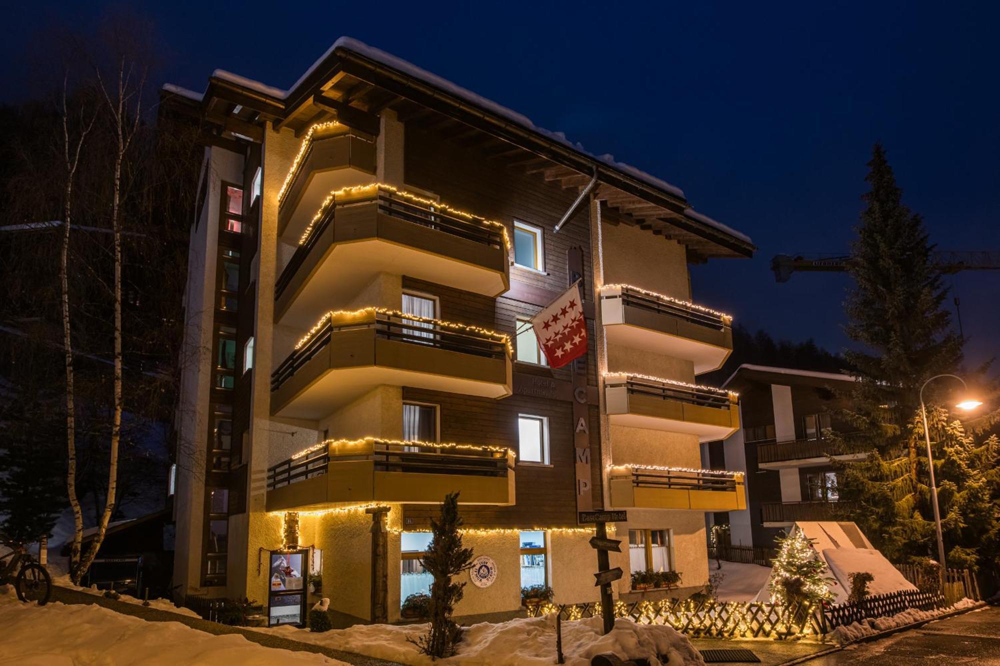 צרמט Basecamp Hotel מראה חיצוני תמונה