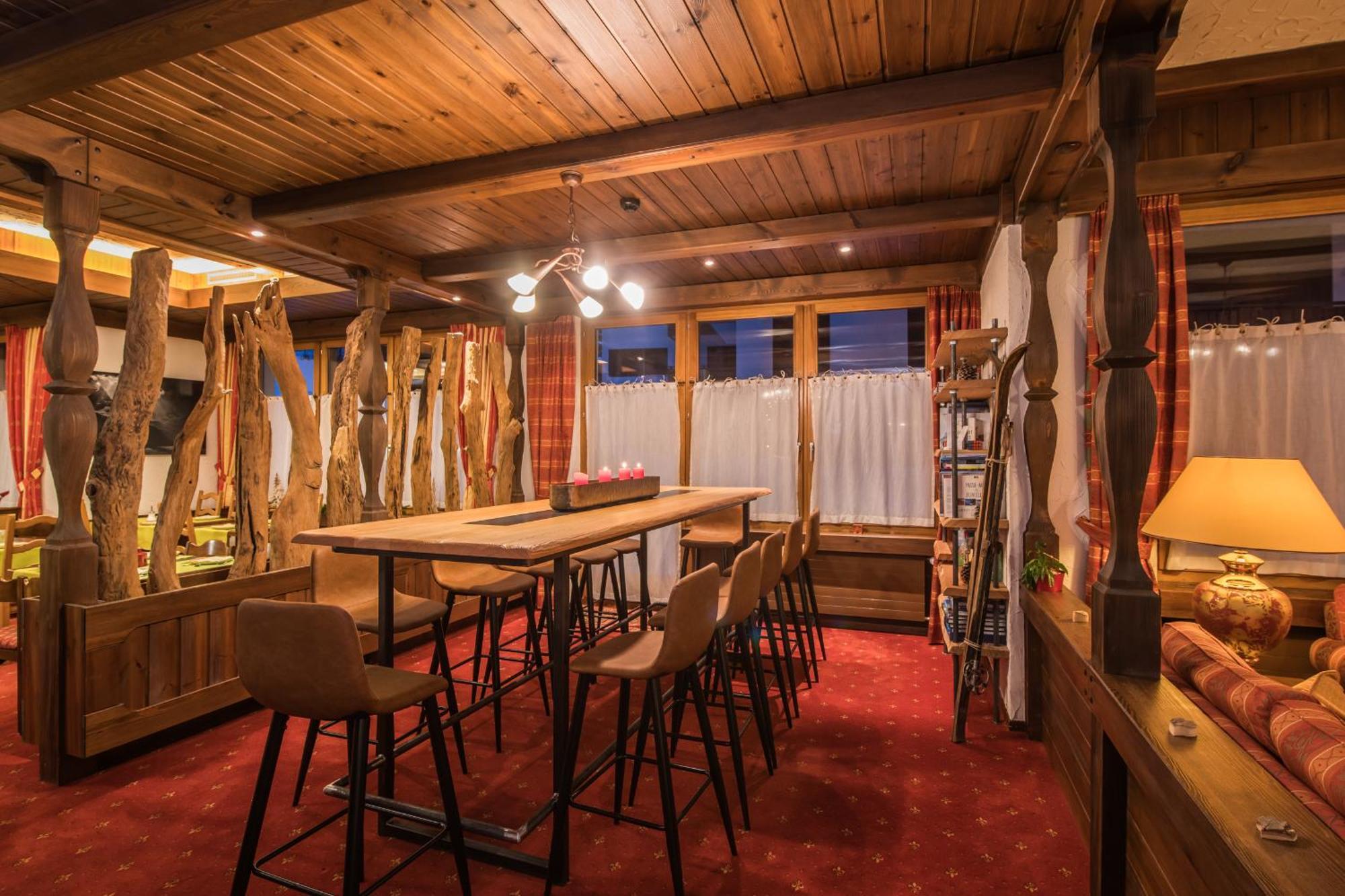צרמט Basecamp Hotel מראה חיצוני תמונה