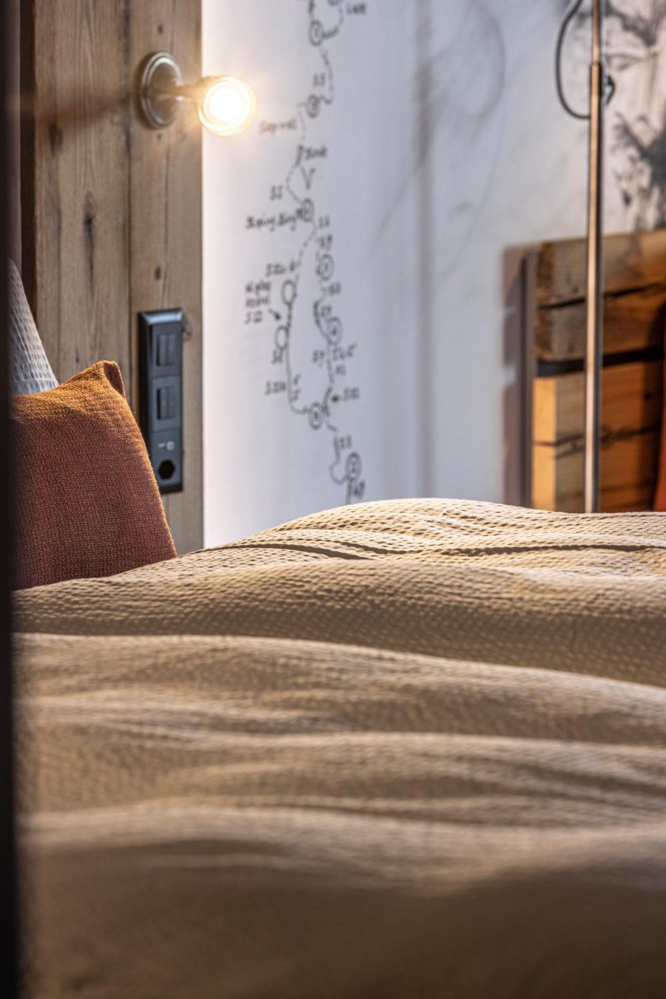 צרמט Basecamp Hotel מראה חיצוני תמונה
