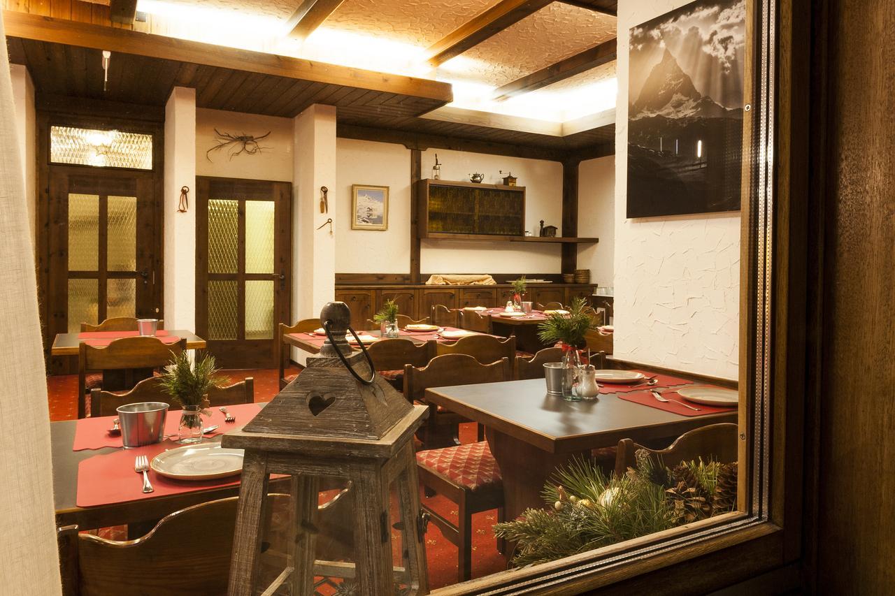 צרמט Basecamp Hotel מראה חיצוני תמונה